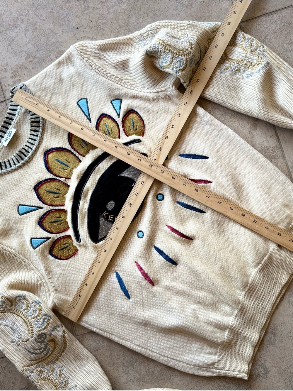 Kenzo Cream Embroidered Eye Crewneck Sweater with Colorful Accents - Picture 9 of 9